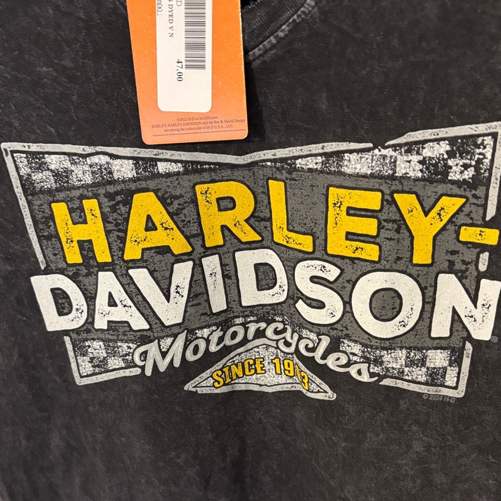 Nwt Ladies Sz M Harley Davidson Vneck Tshirt. Bleached Black w/Racing Emblem